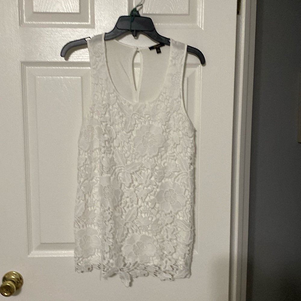 White lace sleeveless top